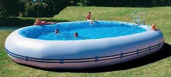Piscine gonflable type zodiac 1